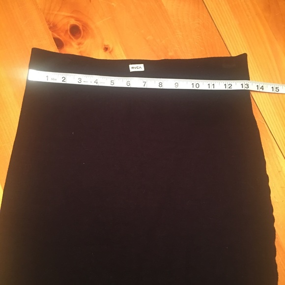 RVCA asymmetrical black stretchy skirt - Picture 4 of 4